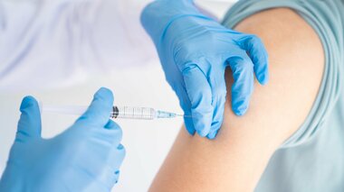 ワクチンの接種はどうなる? 「効果と副反応」知っておきたい疑問点をQ&Aで確認