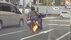 バイク走行中に突然出火…緊迫の一部始終