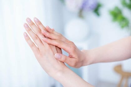 これから乾燥シーズン本番、同じハンドクリームを3年以上愛用する方が3割!株式会社SASSEが20代~50代男女の「ハンドクリームの選び方」に関する調査を実施!