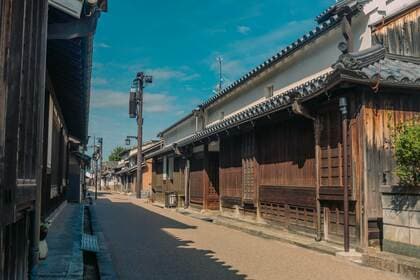 石畳、舟屋、瓦屋根…先人が磨き上げた美しき街並みを歩く 関西・中国