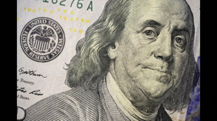 100ドル紙幣に描かれた「建国の父」の一人、ベンジャミン・フランクリン