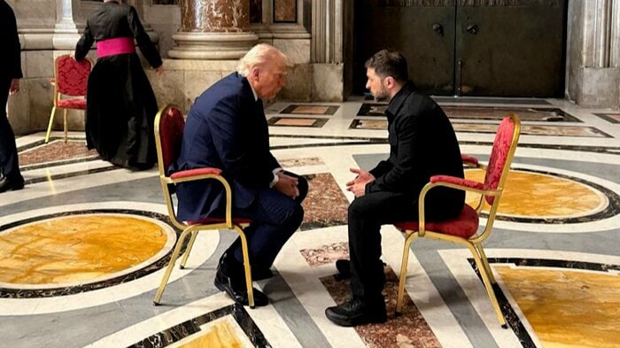 バチカンで会談したトランプ大統領とゼレンスキー大統領(2025年4月26日)