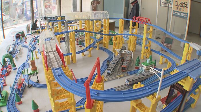 西鯖江駅に展示されたプラレール