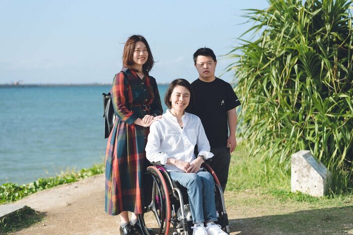 岸田家の人々。奈美さんとお母さんのひろ実さん、長男の良太さん