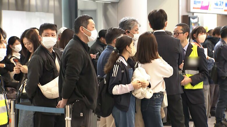 史上最多24個…メダリストら帰国　空港にファン400人出迎え　りくりゅう「みんながみんなのために」会見で熱闘振り返る｜FNNプライムオンライン