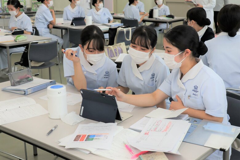 【看護の岐路1.】国家試験合格率に変化、カギは「看護の実践力」、離職増の背景にある看護教育と臨床現場のギャップ
