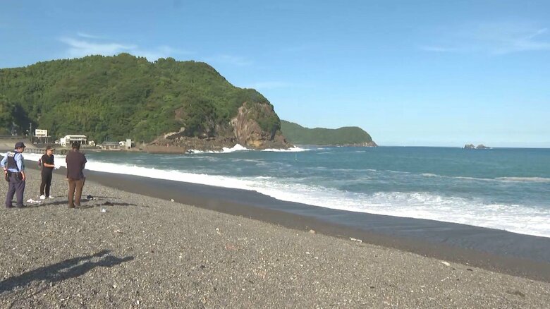 「知人が流された」と通報 海岸で15歳少女が流され行方不明 知人が通報し海保などが捜索も依然見つからず 救命胴衣は身に着けていない模様 三重県熊野市｜FNNプライムオンライン