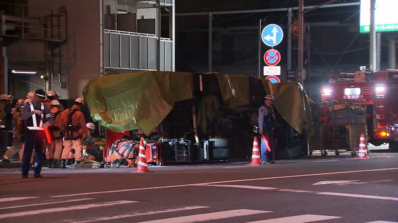 【速報】現場へ向かう消防車が横転　矢口消防署の男性隊員4人乗車もけがなし　東京・大田区｜FNNプライムオンライン