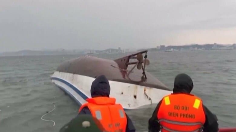 ベトナムの世界遺産ハロン湾で観光船が転覆　34人死亡　8人行方不明｜FNNプライムオンライン