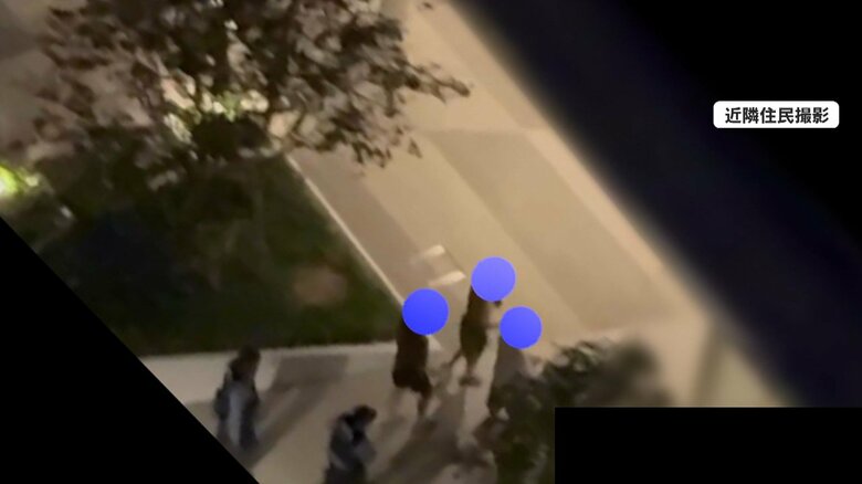 民泊マンションに帰っていく