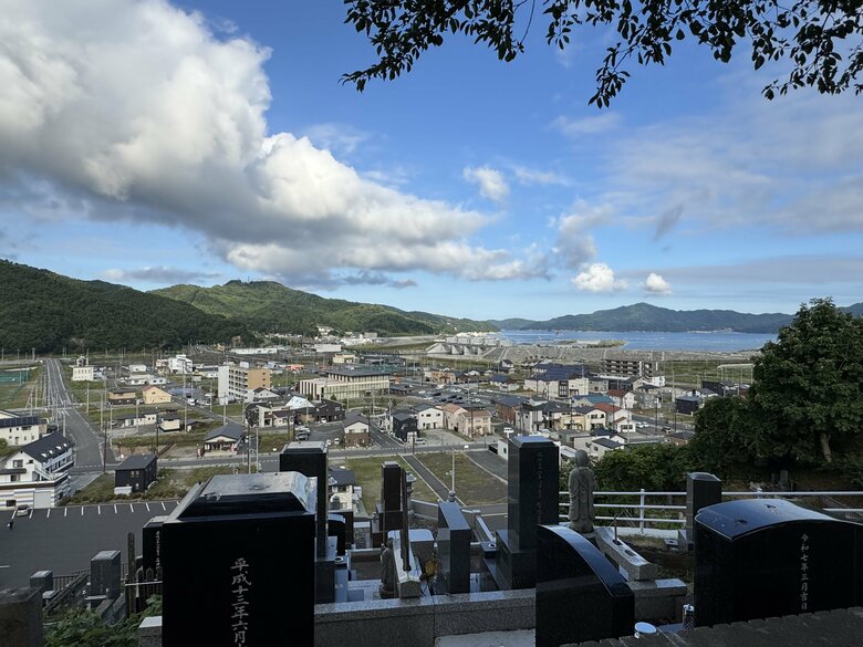 2014年時と今の大槌町。復興は進んだが、人はまだ戻らない