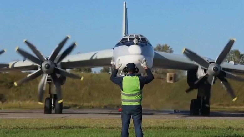 ボストーク2022演習に参加するTu-95MS大型爆撃機