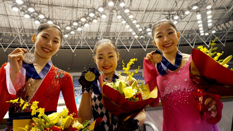 去年ノービス推薦選手として島田（中央）は全日本ジュニアで優勝