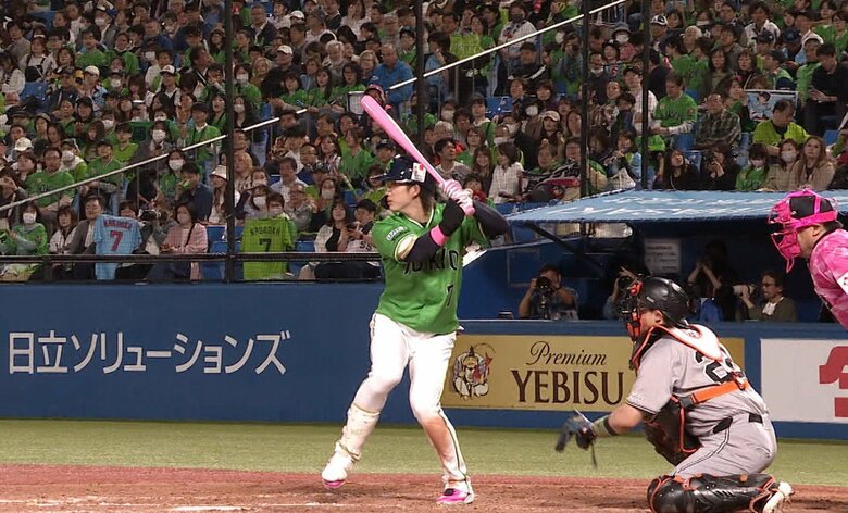 母のあと押しでプロの世界へ