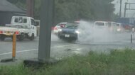 宮崎県周辺で「1000ミリの大雨」の恐れ　円描く進路のループ台風24号で長時間降り続く大雨　冠水・土砂災害に警戒を