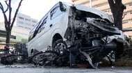 走行中の軽自動車に乗用車が衝突…はずみで乗用車が歩道に乗り上げる　双方の車の4人がけが　大阪市北区