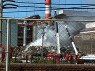 「スクラップが燃えている」と通報　日本製鉄関西製鉄所で火事　消火活動中もスクラップが大量にあるため時間がかかる見込み　和歌山市
