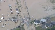 復旧や救助活動続く冠水現場に再びゲリラ雷雨　一夜明け広範囲に氾濫や浸水　車の水没や土砂崩れ相次ぐ　千葉記録的豪雨8人死亡