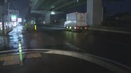 事故後2人が車放置し逃げる…パトカーから逃走した車が別の車と出合い頭に衝突 計4台絡む事故に