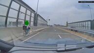 「危ない！」高速を走る“ウーバーイーツ”の自転車…危険な運転なぜ？ 誤進入するケースも【福岡発】