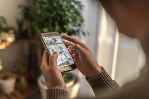 「鬼滅」「巣ごもり」でコミック市場が過去最大…“電子”は前年比約30%増! “紙”より人気のワケを聞いた