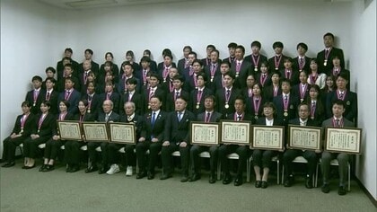 滋賀国スポで活躍　島根県選手団で入賞果たした18競技・42種目の選手らを表彰（島根・松江市）