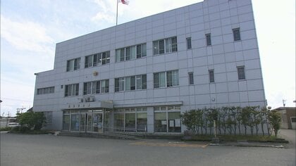 夜の国道で中央分離帯を歩く80代女性　保護して会話がうまくできない状態から「一言」を聞き取り無事家族のもとへ帰した女性会社員に警察が感謝状