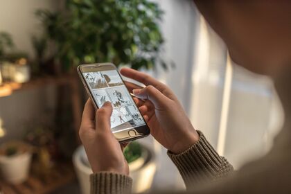 「鬼滅」「巣ごもり」でコミック市場が過去最大…“電子”は前年比約30%増! “紙”より人気のワケを聞いた