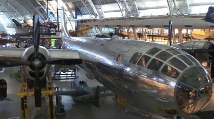 「核なき世界」と「核の傘」のジレンマ　原爆投下機「エノラ・ゲイ」から考える