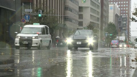 【台風情報】新たに発生へ　“30号”なら13年ぶり　関東などは前線通過で雨　北海道・江差町で最大瞬間風速29.1メートル記録