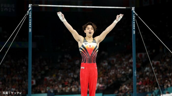 最終種目の「鉄棒」見事な演技を見せた杉野正尭選手(25)