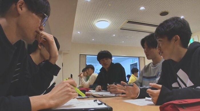 月に1度、学生同士で話し合う目標管理ミーティング