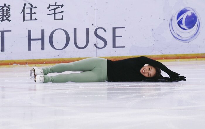 氷上練習でおどける樋口
