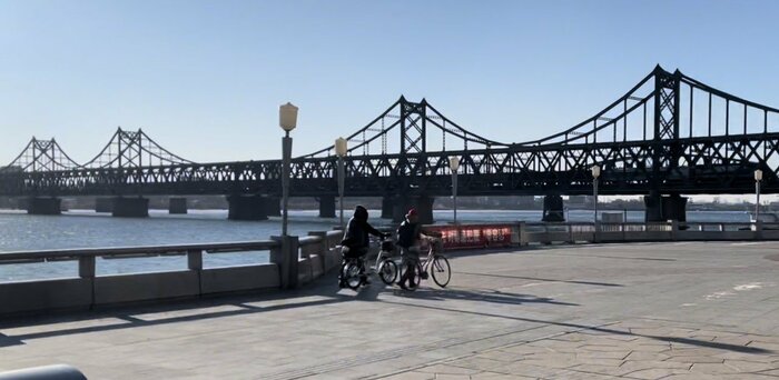 北朝鮮側から戻ってくる貨物列車 2022年1月16日午前10時過ぎ撮影