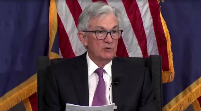 「結果的に政策金利をそれほど上げる必要はないかもしれない」と述べたFRBのパウエル議長(ワシントン・19日)
