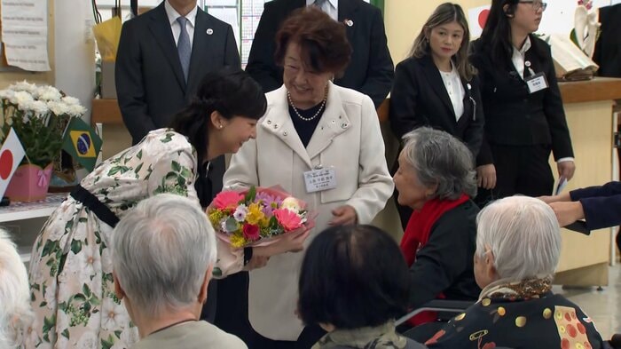 高齢者施設「憩の園」を訪問された佳子さま