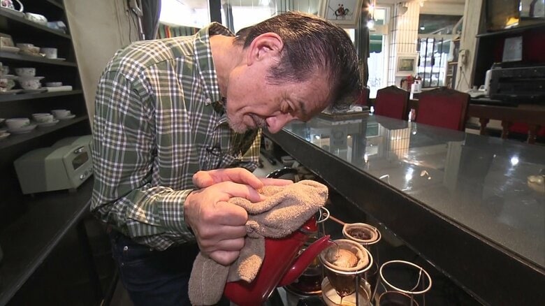 45年の歴史が紡ぐ至福の一杯　こだわりの自家焙煎コーヒーとカレー　松山の老舗喫茶店「モア」の魅力｜FNNプライムオンライン