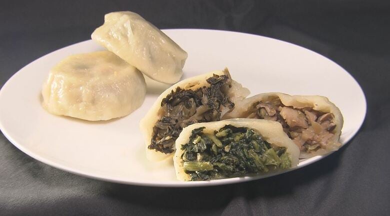 長野市の「粉もの文化」が文化庁「100年フード」に認定！おやき・おぶっこ…「小麦粉消費額全国1位」を支える郷土の味　食文化を次の世代へ　市や生産者が魅力発信を強化｜FNNプライムオンライン