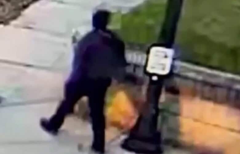 「銃撃事件起きたと連絡が」名門大学で男が発砲 2人死亡、9人けが 授業中の教室に拳銃持って侵入…犯人は逃亡中 アメリカ|FNNプライムオンライン