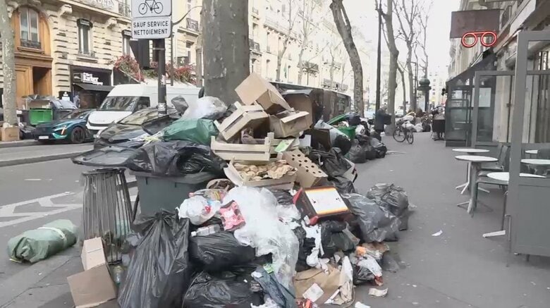 「花の都パリ」が「ゴミの都」に激変！テラス席前もゴミの山 街に漂う悪臭…それでも回収業者のストを市民が支持する理由｜FNNプライムオンライン