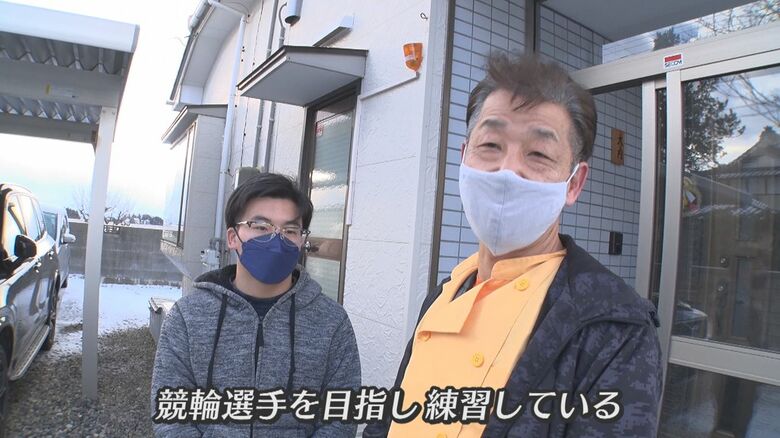 大内さんの長男・渡瑠さん(左)