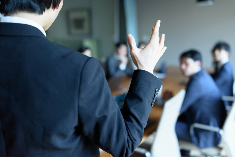 会議でのプレゼンや発言が増えることは望んだ環境ではなかった（画像：イメージ）
