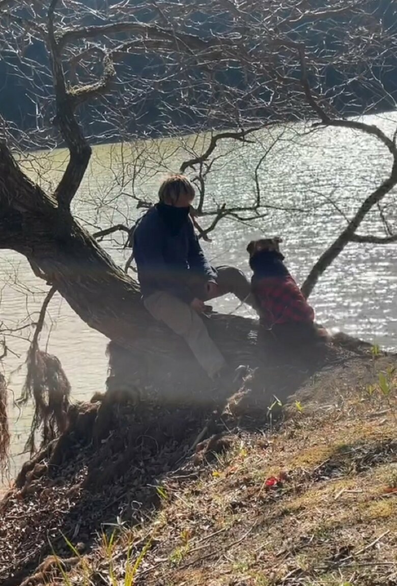 水辺でのショット