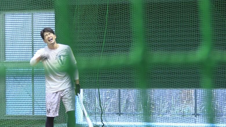 仲間との練習に笑顔を見せる安部氏