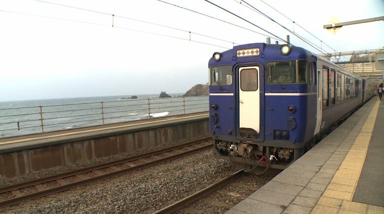 青海川駅（柏崎市）で約20分間停車