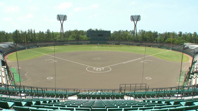 石川県立野球場