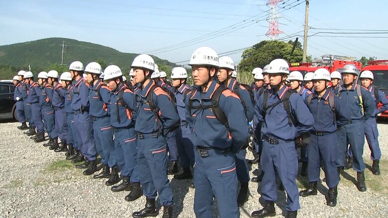 阿蘇郡西原村に集まった新人消防士たち