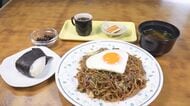 常連いわく「下町のレストラン」路地裏で60年以上愛される“焼きそば店” 客のお腹と心を満たすサービスと人情