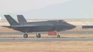 岩国基地にF-35AとF-35Bステルス戦闘機の揃い踏みで始まること