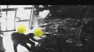 大量のブランド品150点をわずか2分で盗む早業…被害額160万円 防犯カメラがとらえた犯行の一部始終